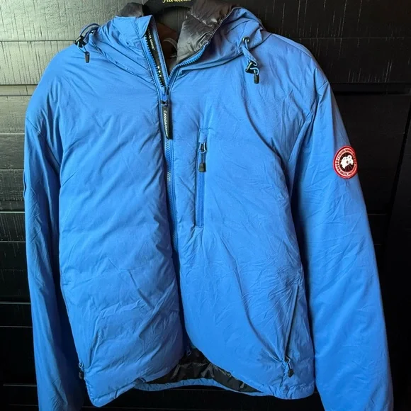 Canada Goose Blue Performance Jacket with Weather-Resistant Insulation - Picture 1 of 9